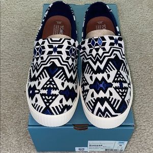 BNIB Toms Stellar Blue Metallic Jacquard Slip-Ons